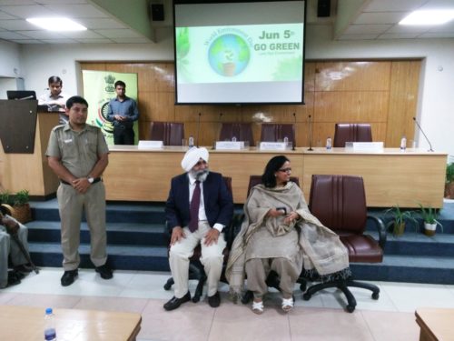 In the observance of “World Environment Day” Central & West DLSA jointly organised Awareness Programme at Tis Hazari Courts on 05.06.2017.