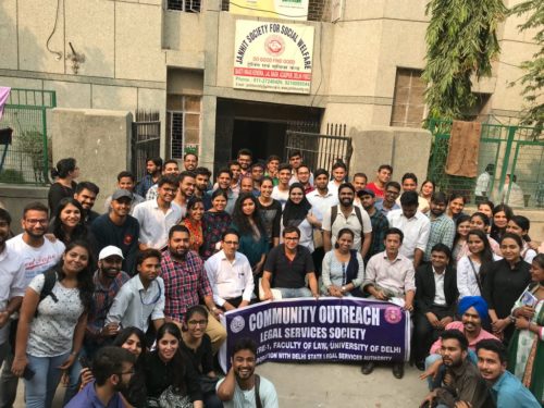Central DLSA in coordination with Legal Aid Society, Law Centre-1 organised community Outreach a Programme in Lal Bagh, Azadpur to facilitate people of Marginalised Sections of the Society on 29-10-2017 Ld. Resource person for the above said programme Mr. Deepak Kumar