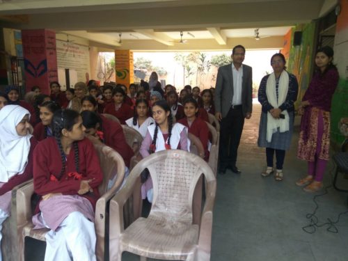 Central DLSA organised a Legal Literacy Class for 9th and 10th class students on the topic of “Domestic Violence at Govt. Girls Senior Secondary, Lambi Gali Hauz Qazi, Delhi  Ld. Resource person for the abovesaid programmer was Mr. Parveen Aggarwal, Panel Advocate Central DLSA