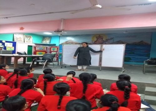 Central DLSA organised Legal Literacy Class in SBV, Pahar Ganj New Delhi on the topic of “Waste Management including E Waste Management ” on 16-02-2018