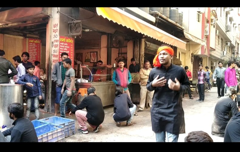 In the continuation of Door to Door Campaign,. the play “Manav” was also performed at karol bagh,(Regar Pura) area by the members of “Anushthan” theater society.