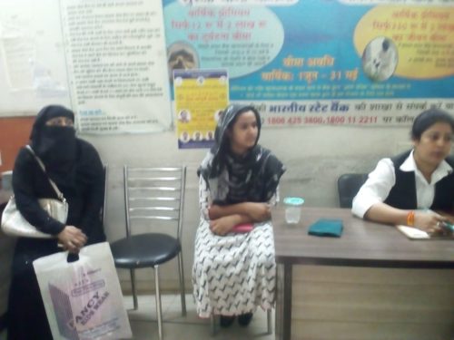 On the occasion of International Labour Day Central District organised a help dask at Jama Masjid on 03-05-2019.