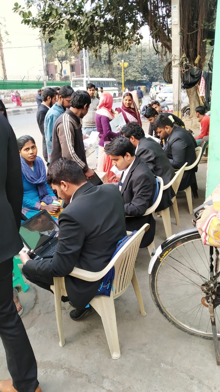 Help Desk on 07.02.2020 at Sanjay Basti, Timarpur for EWS ADMISSION