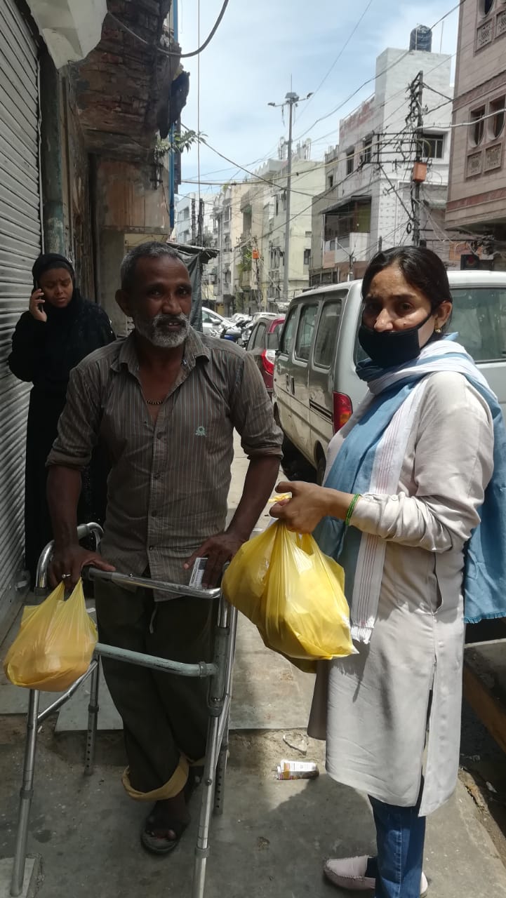 The ration was supplied through a social worker namely Abida who has shown keen interest to assist Central DLSA