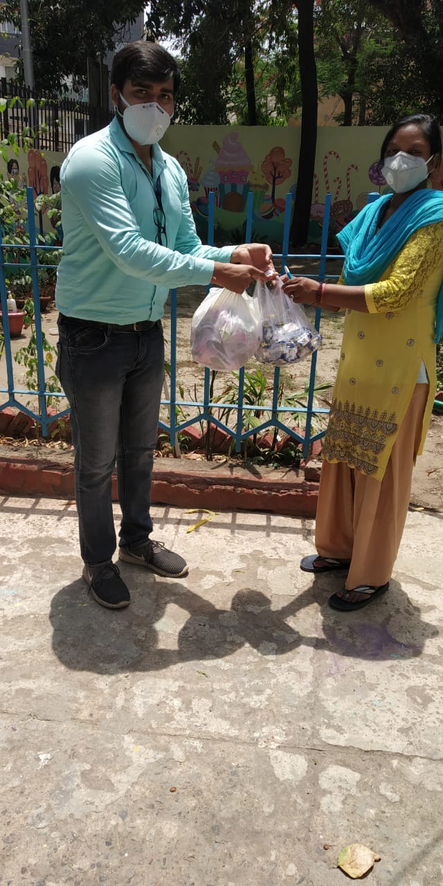 Central DLSA, under the project Bachpan Hai Anmol,*on 03/05/2020 *distributed 40 soaps, 40 sanitizers and 40 masks to girls at Udyan Home