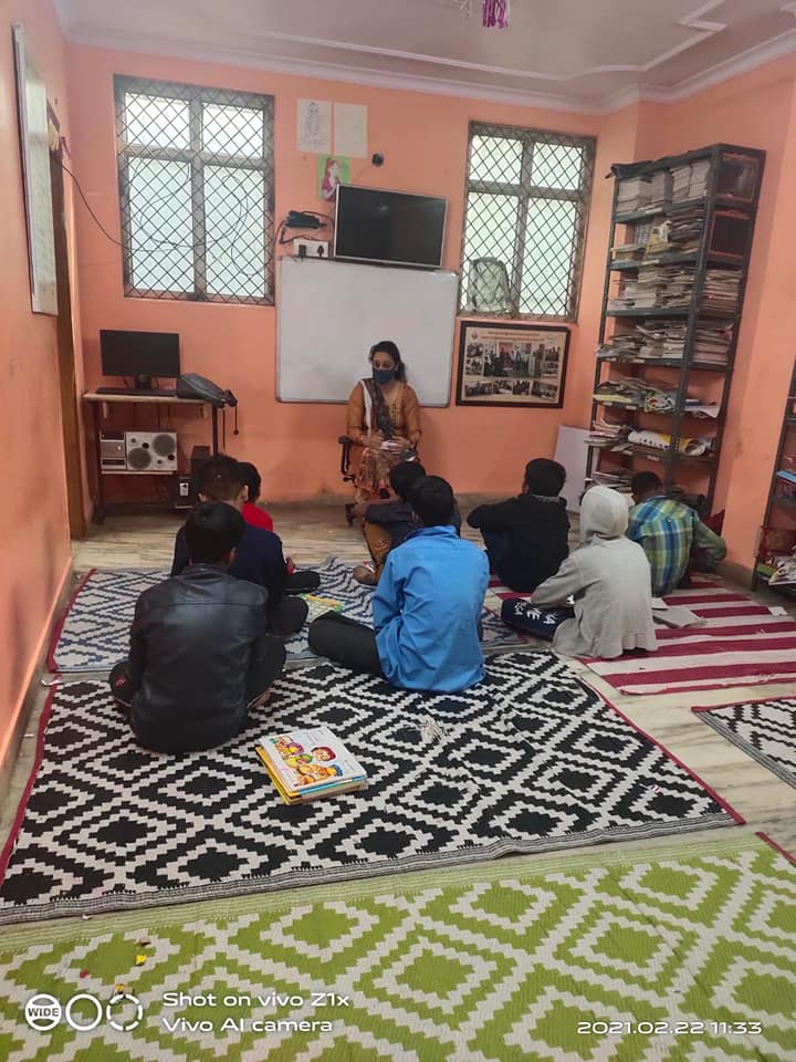 Under the aegis of Delhi State Legal Services Authority, *Central District Legal Services Authority organised group counselling session on 22.02.2021 at Sathi open shelter, Paharganj.