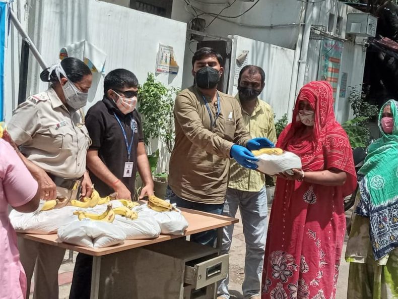 Central District Legal Services Authority, in the observance of World Hunger Day 2021, organised Ration Distribution Drive at GB Road, Kamla Market,