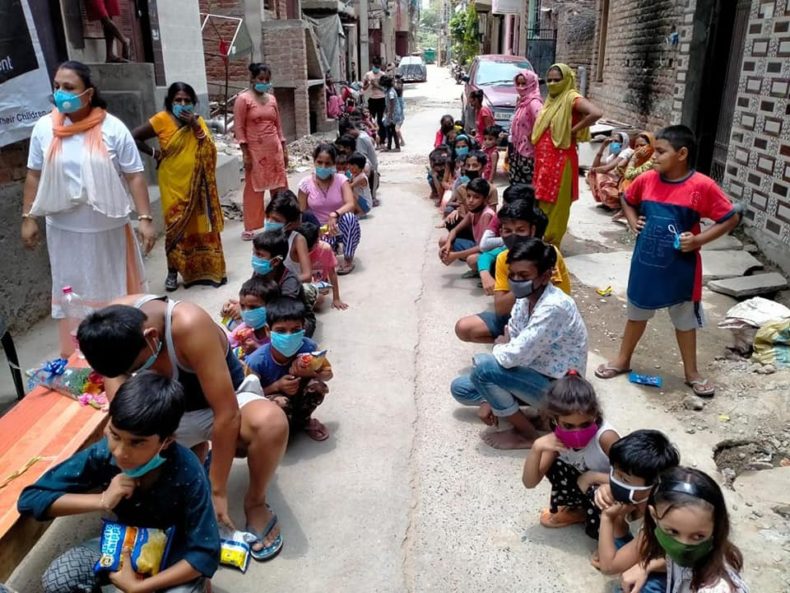 Central District Legal Services under the aegis of Delhi State Legal Services Authority & in collaboration with “Maahi Ve NGO” organised a food distribution and COVID-19 awareness session for children