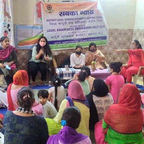 On 18th August 2021, Central District Legal Service Authority under the aegis of DSLSA, organized a legal awareness session and help desk at 235, I Block, Bapa Nagar, Karol Bagh.*