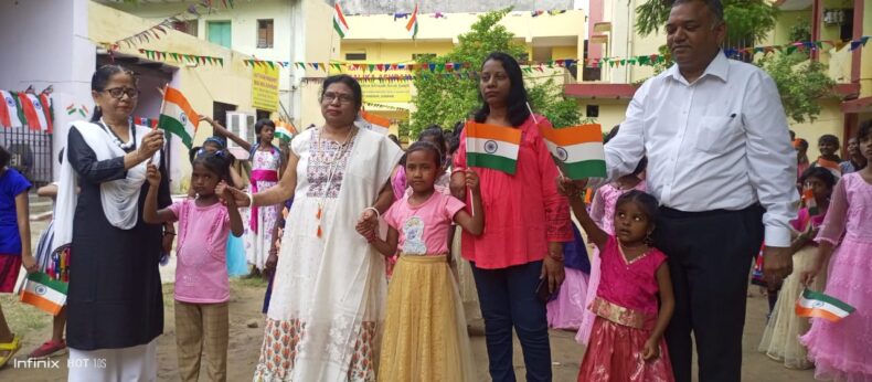 In the celebration of 75th years of India’s Independence Day, Central District Legal Services Authority under the aegis of NALSA and DSLSA in association with Katiyani Balika Ashram, Jhandewalan organised an sensitization programme on the Flag Code of India.