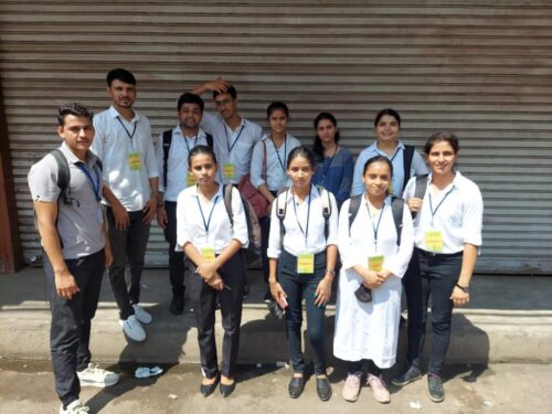 Central District Legal Services Authority under the aegis of NALSA & DSLSA in association with team members of Nek Mission Foundation under Project Saksham organized door to door campaign on the Right to free legal aid and the laws relating to women, at Malka Ganj, Delhi for the general public on 12.09.22