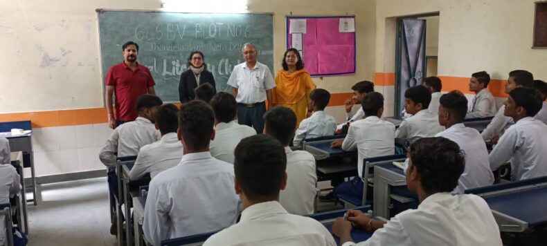 In the observance of “International Day of Democracy” Central District Legal Service Authority under aegis  of NALSA and DSLSA organized legal awareness session on the topic Fundamental Rights and Fundamental Duties of the Constitution of India at Sarvodaya Bal Vidyalaya, Plot no.6, Jhandewalan, New Delh