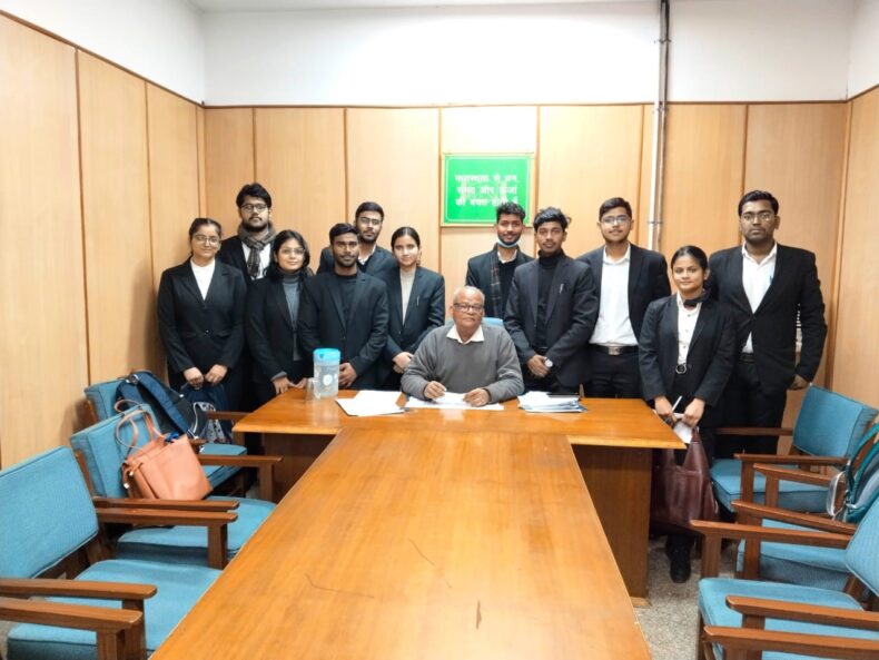 Central District Legal Services Authority, under the aegis of NALSA and DSLSA, organized visit of  18 interns to the court Premises on 13.01.2023