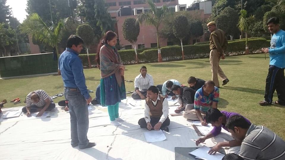 East Dlsa in association with Jail Authorities organised a Legal Awareness Programme and Drawing painting competition at TIHAR Jail, JAIL No. 8 & 9, Delhi on 24.11.2016.