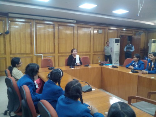 East DLSA organized a visit of students from GGSSS, New Kondli, Delhi to observe proceedings of Karkardooma Courts on 15.02.2017. This was a nice Educational Trip for them. They watched proceedings of Courts of Metropolitan Magistrates, Sessions Judges, Additional District Judge, Additional Sessions Judge, Mediation, Front Office of DLSA East. This was a reality check for the students as they had perceived a different concept of Courts as shown in pictures which could be changed through this visit only. The students remarked that an inquisitiveness to know about working of justice system in our country had developed by this visit