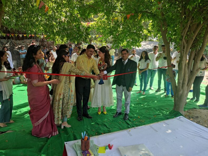 The Inauguration Ceremony of the aforesaid Help Desk was held on 09.10.2021 at 12:00 am at Yamuna Khadar Village, Near Yamuna Bank Metro Station, Delhi.