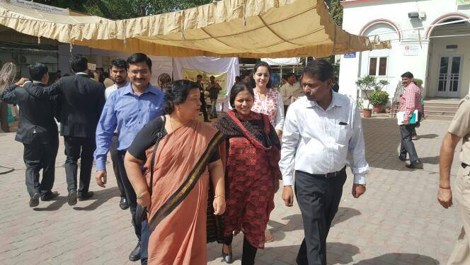 Under the guidelines of NALSA/ DSLSA, National Lok Adalat was organized by New Delhi District Legal Services Authority on 08.04.2017 for Criminal Compoundable Cases, Plea-Bargaining cases, Traffic Challans, Civil cases, Matrimonial cases and 138 NI Act cases. The General Public in large number appeared in the said National Lok Adalat and made it a huge success.