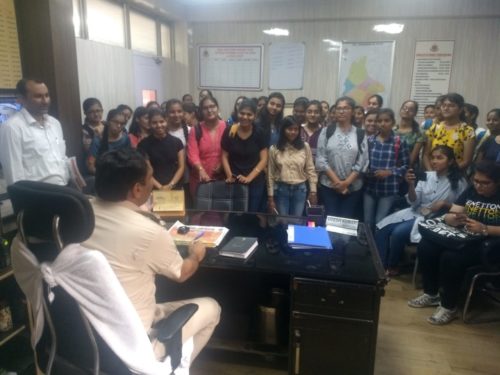 Visit of Students of Maitreyi College at Police Station Chankyapuri on 19.10.2019.