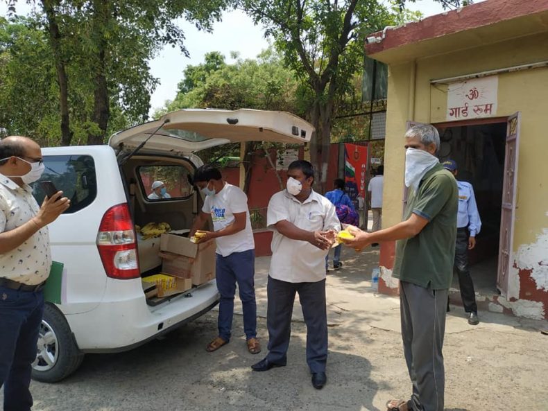 On 06.06.2020, NDDLSA under the aegis of DSLSA distributed dry food packets at Kendriya Vidhalaya, Naraina, New Delhi.