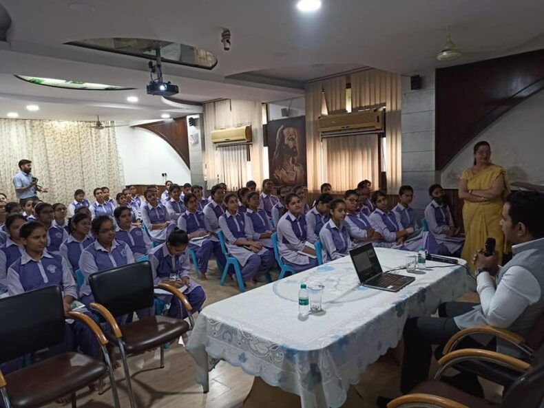 ADD-On-Course, ‘NYAYA KAUSHAL, LAW SIMPLIFIED’ – Day 2 On Second day i.e. 28.07.2022, Sh. Nitish Kumar Sharma, Ld. Metropolitan magistrate addressed to the students on the topic “Fundamental Duties and Rights”.