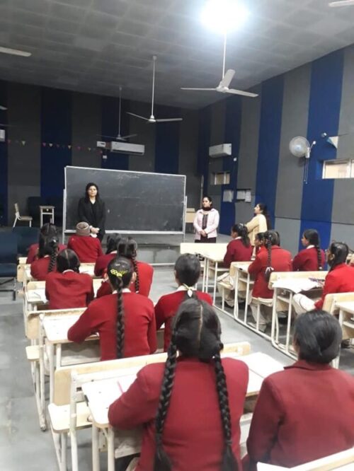 On 31.01.2023 North West District Legal Services Ms. Ridhi addressed to the students  on  the topic “Setup of Judicial System in India”.