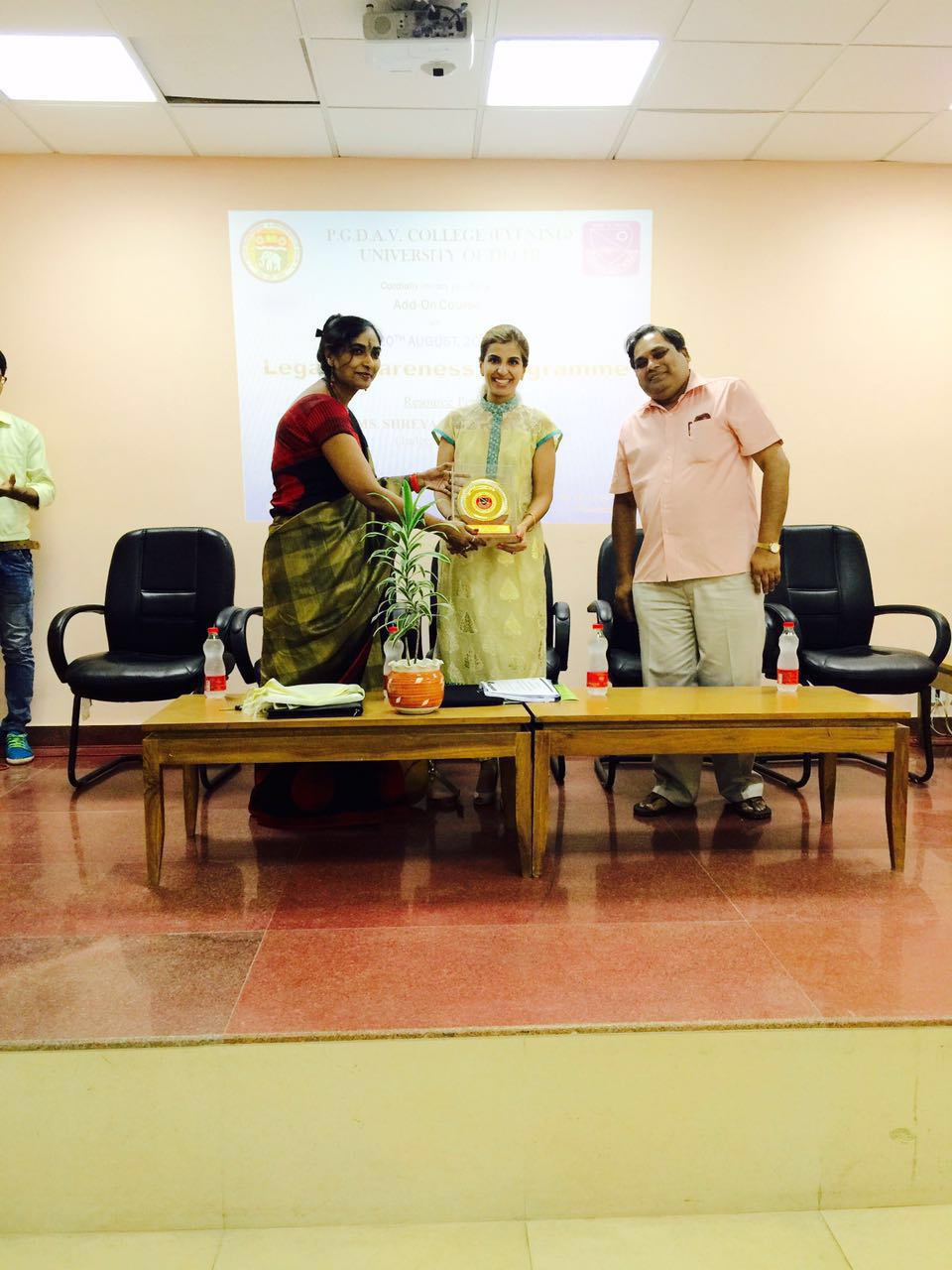 AS A PART OF CERTIFICATE COURSE DLSA, SOUTH ORGANISED A SESSION AT PGDAV COLLEGE ON 20.08.2016 CONDUCTED BY MS. SHREYA ARORA, SECRETARY, DLSA (SOUTH)