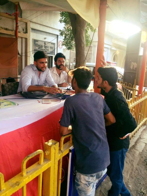 DLSA (SOUTH) ESTABLISHED LEGAL AID CLINICS/ HELP DESK AT CHATTARPUR TEMPLE ON 27.09.2017