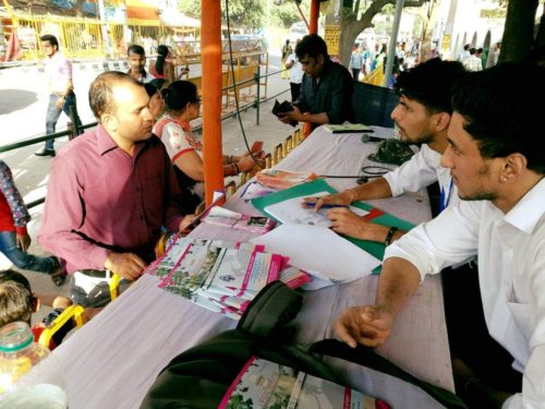 DLSA (SOUTH) ESTABLISHED LEGAL AID CLINICS/ HELP DESK AT CHATTARPUR TEMPLE ON 21.09.2017