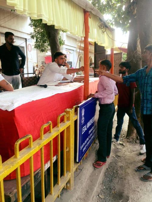 DLSA (SOUTH) ESTABLISHED LEGAL AID CLINICS/ HELP DESK AT CHATTARPUR TEMPLE ON 22.09.2017