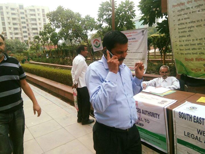 UNDER THE CAMPAIGN “CONNECTING TO SERVE” DLSA (SOUTH) ESTABLISHED HELP DESK AT LAWYERS CHAMBER BLOCK AT SAKET COURTS COMPLEX FROM 14.11.2017 TO 18.11.2017