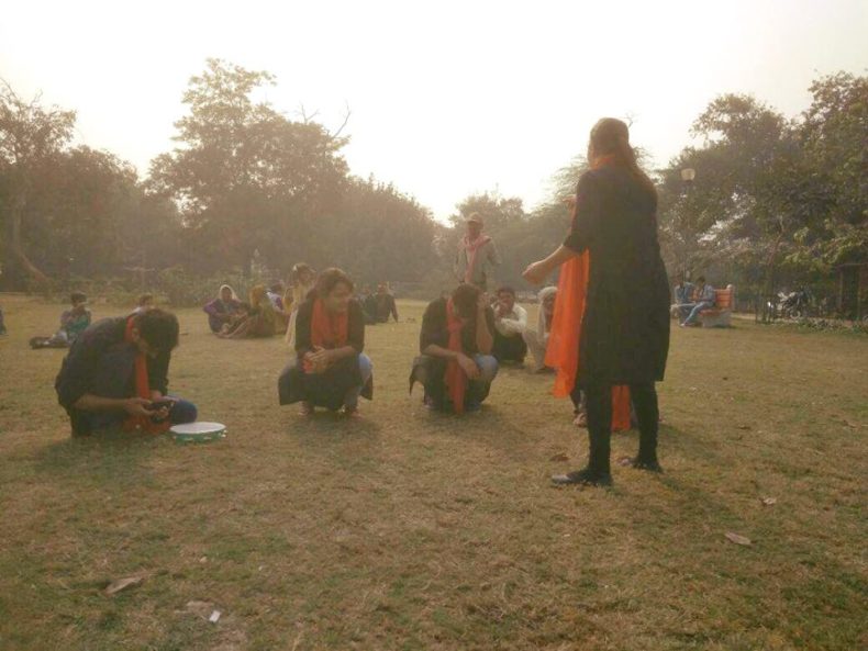 UNDER THE CAMPAIGN ‘CONNECTING TO SERVE” DLSA (SOUTH) ORGANIZED AWARENESS CAMP AND NUKKAD NATAK AT SANGAM VIHAR, POLICE STATION PARK ON 18.11.2017