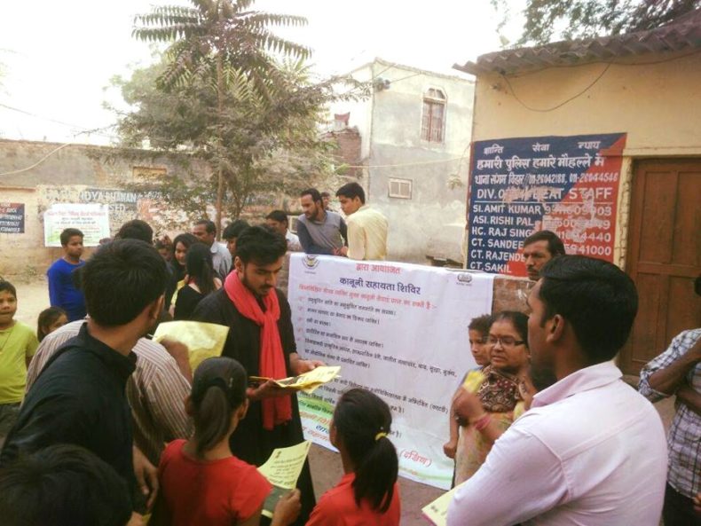 UNDER THE CAMPAIGN ‘CONNECTING TO SERVE” DLSA (SOUTH) ORGANIZED AWARENESS CAMP AND NUKKAD NATAK AT (BLOCK-B), SANGAM VIHAR ON 10.11.2017