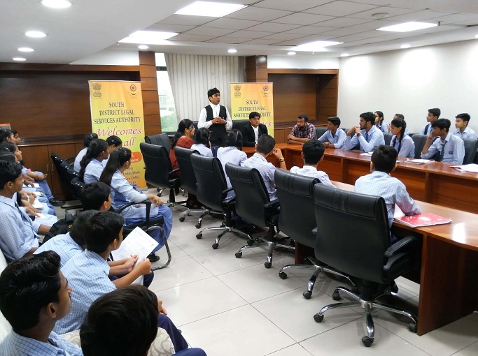 VISIT OF STUDENTS FROM SARVODYA VIDYALAYA (CO-ED), SHAHPUR JAT TO SAKET COURTS COMPLEX ON 13.07.2018