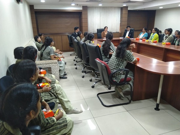 VISIT OF STUDENTS FROM GOVT. GIRLS SENIOR SECONDARY SCHOOL, M.B. ROAD, PUSHP VIHAR, NEW DELHI (ID-1923055)TO SAKET COURTS COMPLEX ON 22.10.2018