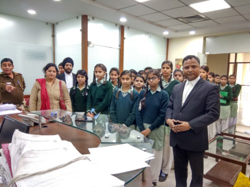 South-East Dlsa invited students from GGSSS No-4  (ID 1925400), Molarband to Saket Courts on 12.12.2018.