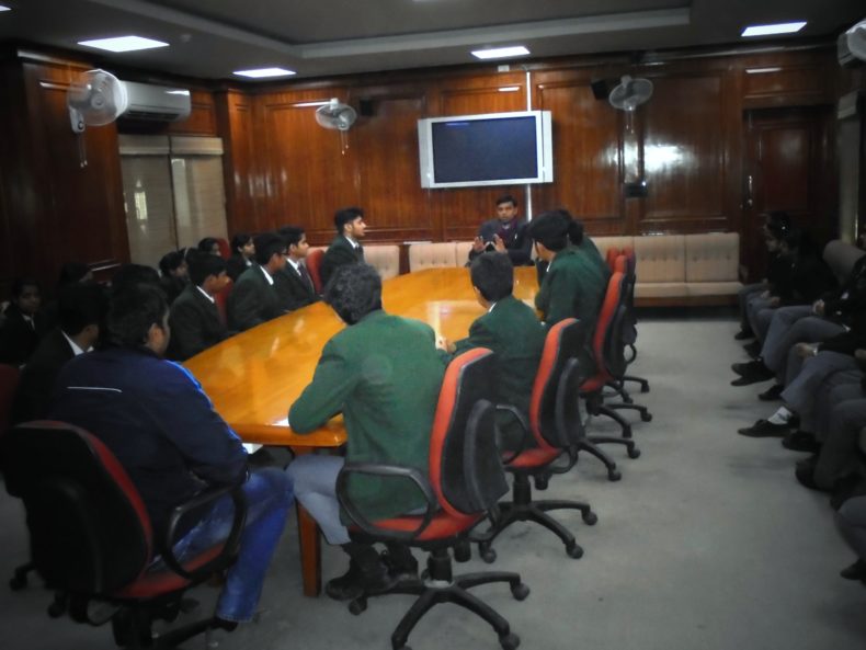 Visit of School Students, Arwachin Public School, Vivek Vihar, Delhi in the Courts of DLSA Shahdara for observing proceedings of Courts on dt. 30.01.2017
