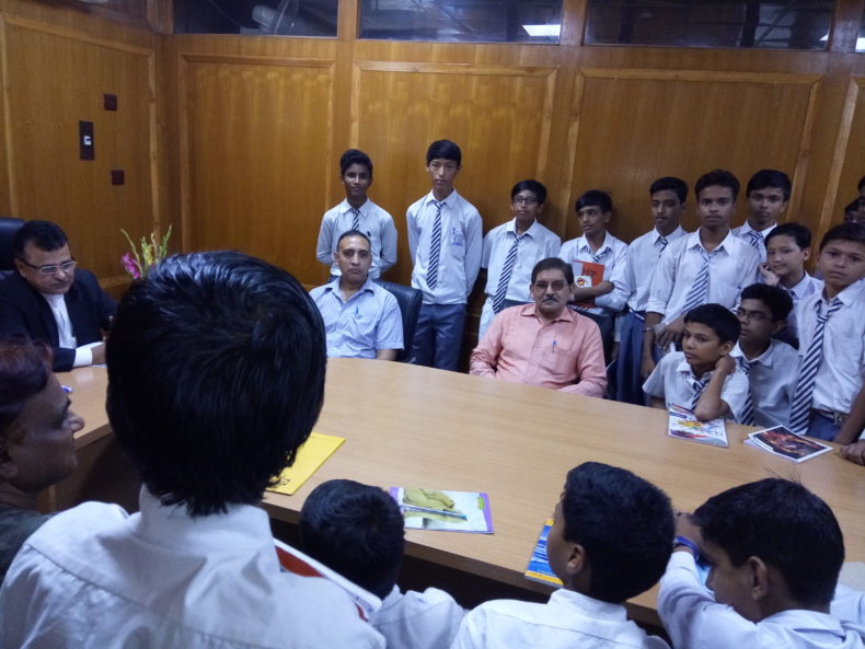 Visit of School Students in DLSA Shahdara on 15.07.2017