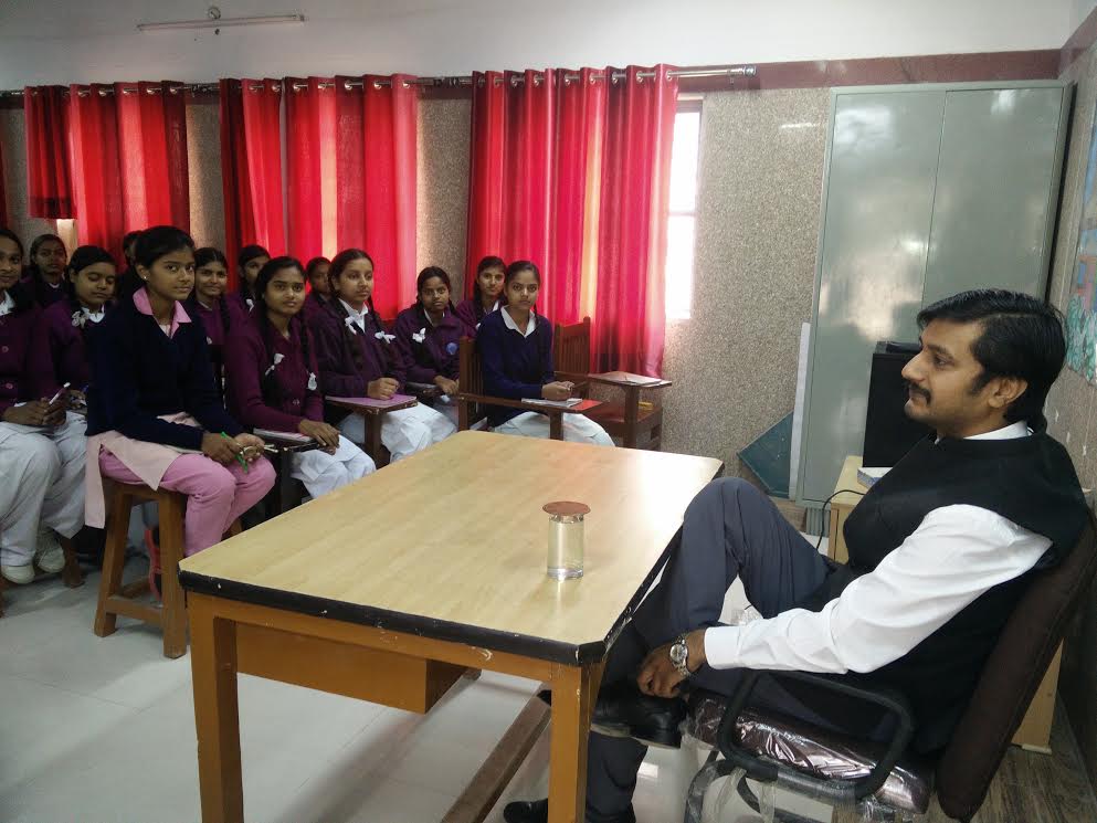 Legal Awareness Programme on the occasion of Constitution day at Sarvodaya Kanya Vidyalaya, Raj Nagar-II, Palam on 30-11-2016 by Sh. Deepak Raja Dahiya, Legal Aid Counsel