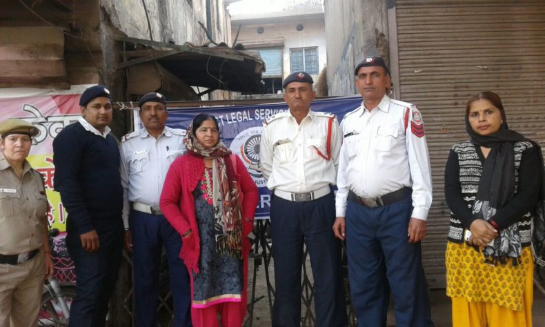 DLSA South West organised a Traffic Dicipline Campaign on 22.10.2016 at crossing at Delhi Gate, Najafgarh. Traffic Officials, Civil Defence Volunteers and PLVs participated