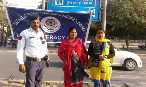 In continuation of Third Phase of Traffic Discipline Campaign, DLSA South West in association with Delhi Traffic Police organised a Traffic Discipline Campaign on 15.12.2016 at Sector 6/7 Red-Light Intersection, Dwarka. Traffic Officials and PLVs participated in this Campaign.