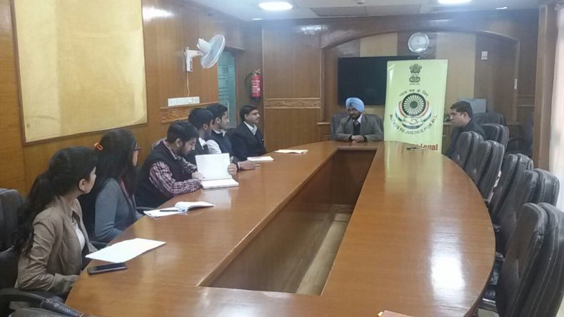 Program on cashless transactions for NALSA Interns was organised on 19.01.2017. Sh SB Joshi, Astt. Manager, SBI, Dwarka Courts addressed the interns.