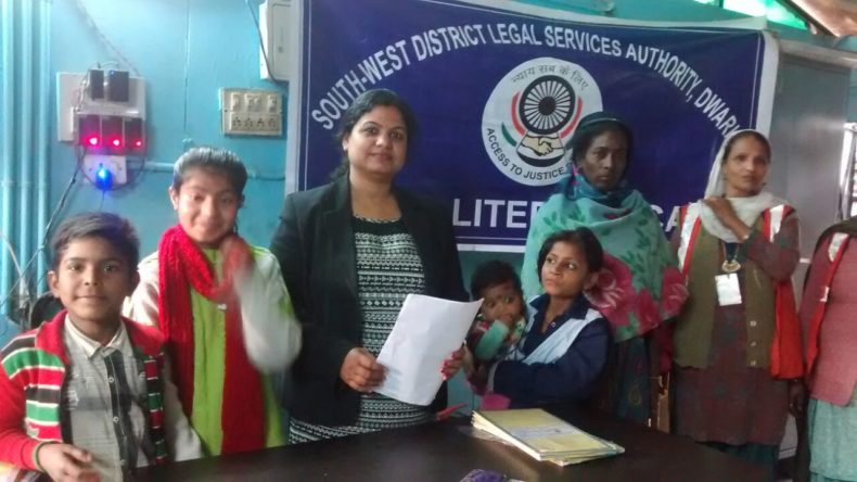 South West DLSA organised a visit to Night Shelter Home on 21.02.2017 at Munirka, near Masjid, Sec.-4, R.K.Puram, New Delhi. Ms Archana Mishra, LAC, intracted with the inhabitants👇