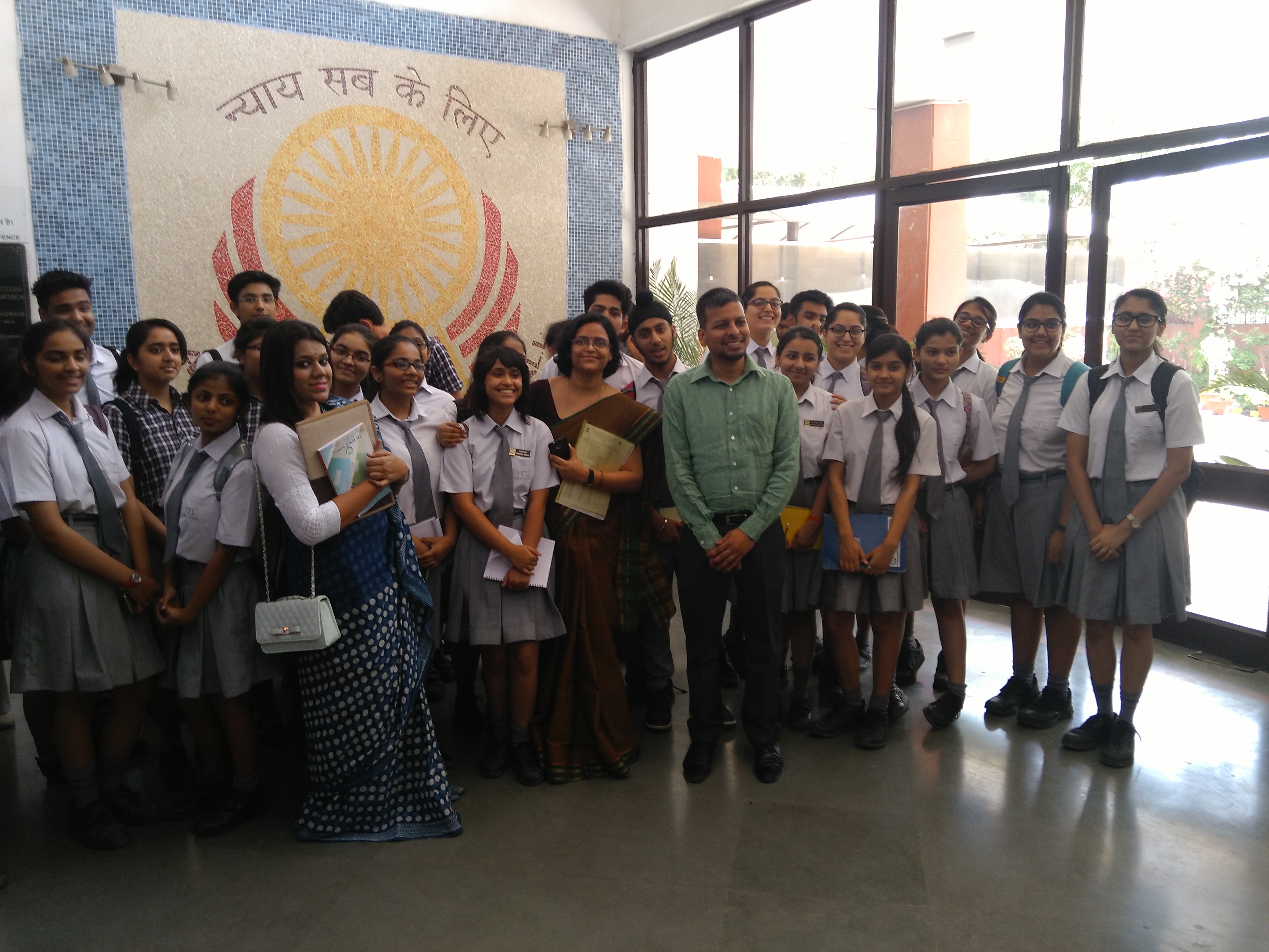 Students of ITL Public School, Dwarka and Govt. Sarvodya Kanya Vidhyalya, Deendarpur visited Dwarka Courts on dated 17-05-2016