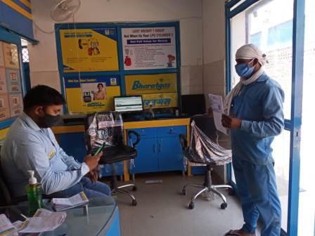 SET UP HELP DESK AT VACCINATION CENTRE