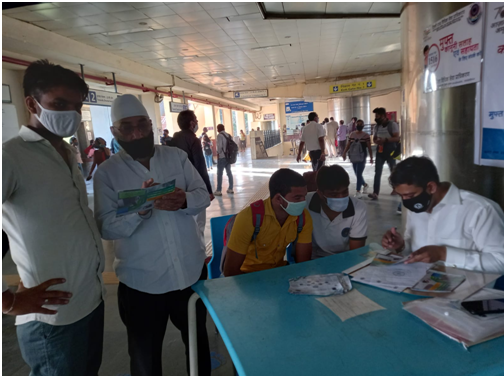 West District in association with Delhi Metro set up Helpdesk at Kirti Nagar Metro Station