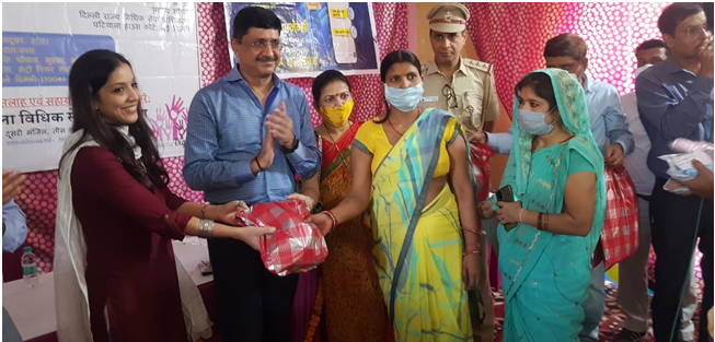 West DLSA along with of Sh. Kanwal Jeet Arora, Ld. Member Secretary & Ms. Namrita Aggarwal, Ld. Additional Secretary, DSLSA Distributed Sanitary pads and Corona Kits to the general public