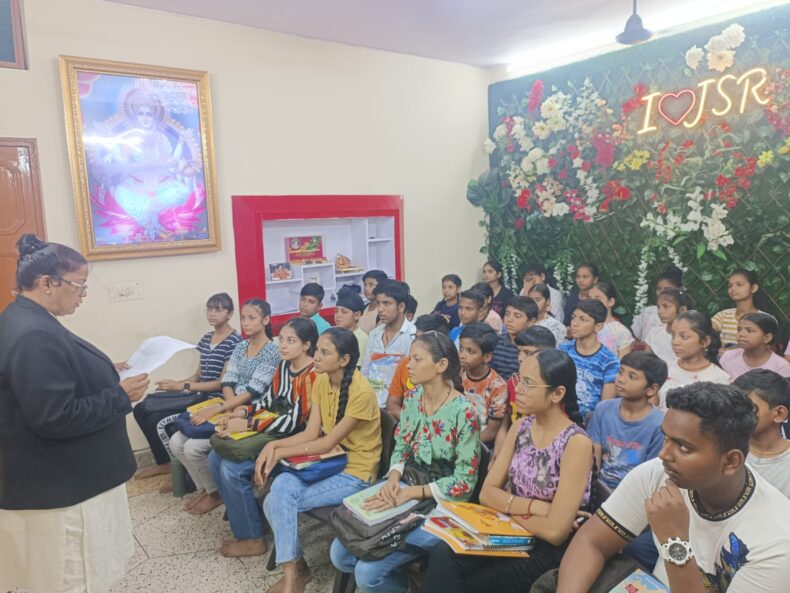 Legal cum sensitization programme to spread awareness about the “Waste Management” along with Concept of Free Legal Aid and toll free Helpline number 1516