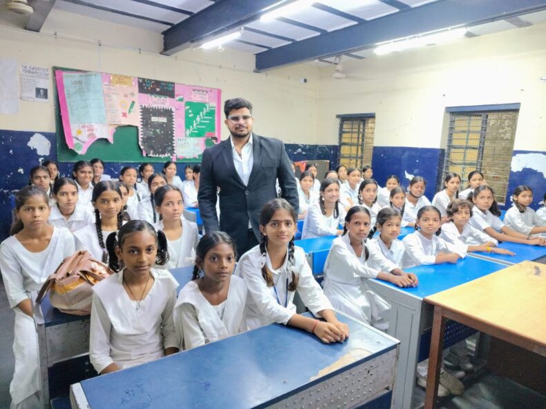 DLSA North East organized an awareness program under the scheme (LSUC) for students of classes 6th to 12th. The program was held at Govt. Girls Senior Secondary School, Sabhapur Village, and covered the topics of “Child Marriage, POCSO Act.