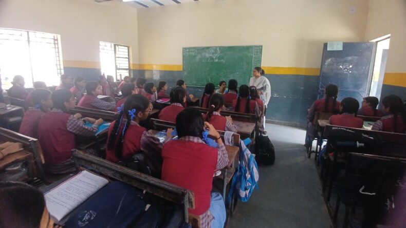 DLSA North East organized an awareness program under the scheme (LSUC) for students of classes 6th to 12th. The program was held at Govt. Girls Senior Secondary School, Khajuri Khas, and covered the topics of “Child Marriage, POCSO Act.