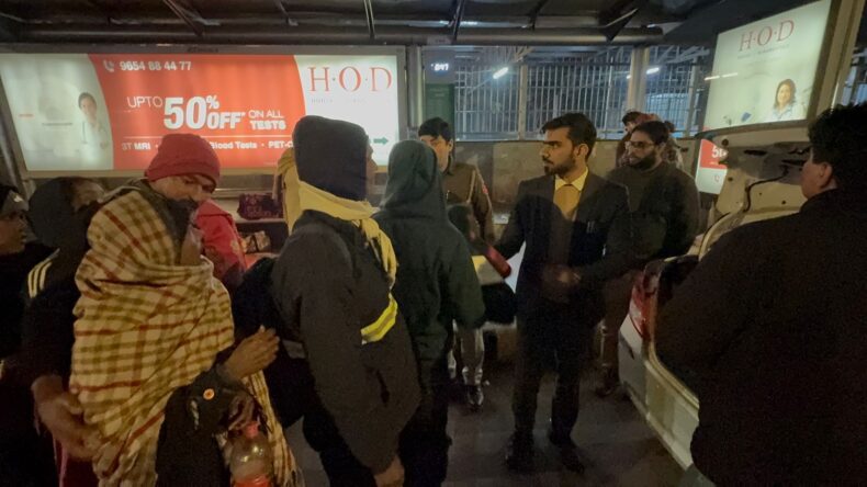 DLSA North-East organized a programme for homeless persons, under which blankets were distributed to people sleeping on roads. This programme was successfully conducted with the support and initiative of Hamdard Foundation. The programme was titled “मानवता की चादर.”